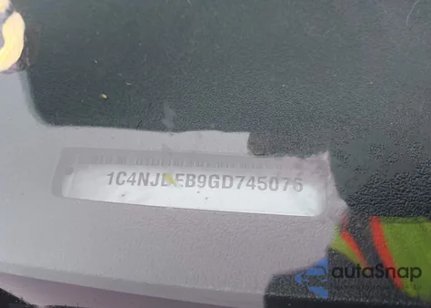 2016 Jeep Compass Latitude из США, поврежденный, VIN 1C4NJDEB9GD745076